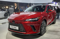 Lexus RX front quarter 